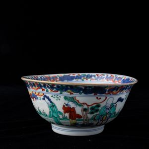 Ciotola in porcellana a smalti Woucai con figure di saggi e drago, Cina, Dinastia Qing, XIX secolo  - Asta Arte Orientale   - Associazione Nazionale - Case d'Asta italiane