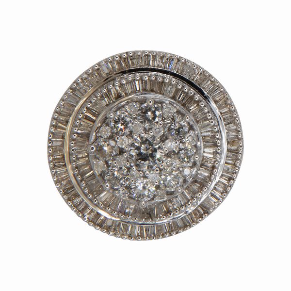 Anello rotondo con brillanti  - Asta Gioielli, Orologi e Argenti - Associazione Nazionale - Case d'Asta italiane