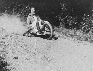 Jacques-Henri Lartigue - Simone Roussel, Chateau de Rouzat