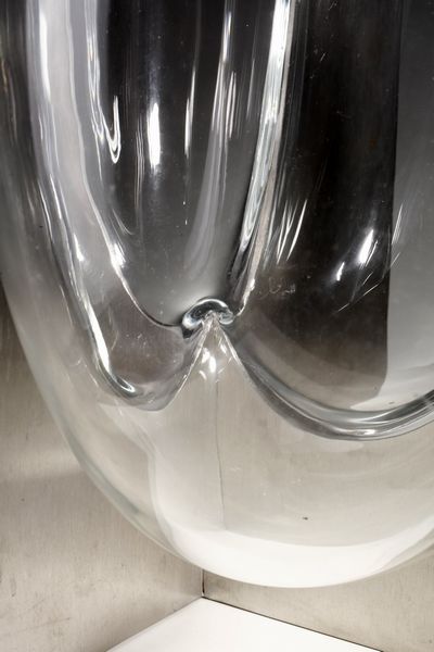 NASON CARLO (n. 1936) : Vaso in cristallo su supporto in acciaio per Mazzega  - Asta Asta 376 | VETRI DI MURANO E DEL XX SECOLO E CERAMICHE - VETRI DI MURANO E FRANCESI, CERAMICHE Virtuale - Associazione Nazionale - Case d'Asta italiane