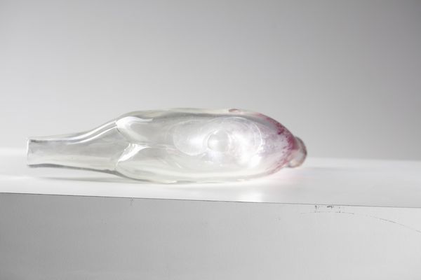 MARTENS DINO (1894 - 1970) : Vaso/scultura antropomorfa in vetro trasparente e rosso per Aureliano Toso.  Superficie irridata. Variazione mod. n. A181  - Asta Asta 376 | VETRI DI MURANO E DEL XX SECOLO E CERAMICHE - VETRI DI MURANO E FRANCESI, CERAMICHE Virtuale - Associazione Nazionale - Case d'Asta italiane