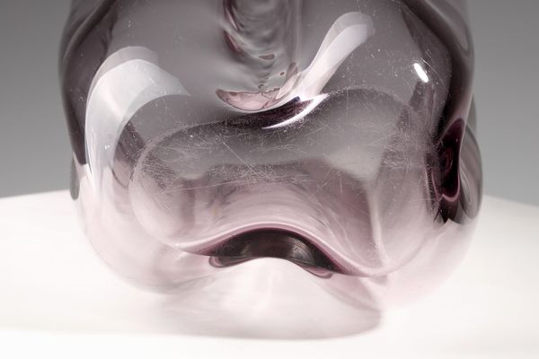 VETRERIA CENEDESE : Vaso in vetro ametista trasparente  - Asta Asta 376 | VETRI DI MURANO E DEL XX SECOLO E CERAMICHE - VETRI DI MURANO E FRANCESI, CERAMICHE Virtuale - Associazione Nazionale - Case d'Asta italiane