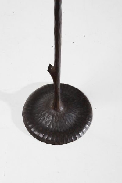 ALBERTO GERARDI (1889 - 1965) : Vaso in vetro trasparente inserito in struttura in ferro battuto  - Asta Asta 376 | VETRI DI MURANO E DEL XX SECOLO E CERAMICHE - VETRI DI MURANO E FRANCESI, CERAMICHE Virtuale - Associazione Nazionale - Case d'Asta italiane