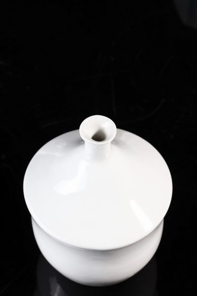 SAN MARCO PORCELLANE : Sei bottiglie  - Asta Asta 376 | VETRI DI MURANO E DEL XX SECOLO E CERAMICHE - VETRI DI MURANO E FRANCESI, CERAMICHE Virtuale - Associazione Nazionale - Case d'Asta italiane