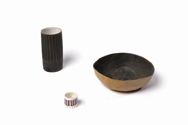 PIANEZZOLA POMPEO (1925 - 2012) : Ciotola , vaso e vasetto  - Asta Asta 376 | VETRI DI MURANO E DEL XX SECOLO E CERAMICHE - VETRI DI MURANO E FRANCESI, CERAMICHE Virtuale - Associazione Nazionale - Case d'Asta italiane