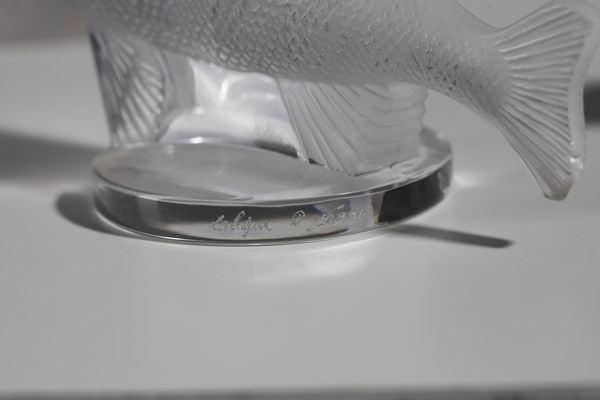 LALIQUE : Gruppo di sei ferma carte raffiguranti animali in vetro bianco opalescente  - Asta Asta 376 | VETRI DI MURANO E DEL XX SECOLO E CERAMICHE - VETRI DI MURANO E FRANCESI, CERAMICHE Virtuale - Associazione Nazionale - Case d'Asta italiane