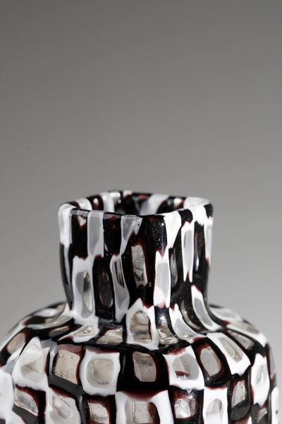 SCARPA AFRA (1937 -2011) & TOBIA (n. 1935) : Vaso della serie Occhi  - Asta Asta 376 | VETRI DI MURANO E DEL XX SECOLO E CERAMICHE - VETRI DI MURANO E FRANCESI, CERAMICHE Virtuale - Associazione Nazionale - Case d'Asta italiane