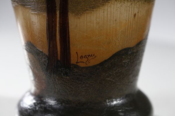 LEGRAS : Vaso in vetro smaltato, decorato con paesaggio lacustre  - Asta Asta 376 | VETRI DI MURANO E DEL XX SECOLO E CERAMICHE - VETRI DI MURANO E FRANCESI, CERAMICHE Virtuale - Associazione Nazionale - Case d'Asta italiane