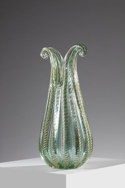 BAROVIER ERCOLE (1889 - 1974) : Vaso in vetro verde della serie Cordonato oro  - Asta Asta 376 | VETRI DI MURANO E DEL XX SECOLO E CERAMICHE - VETRI DI MURANO E FRANCESI, CERAMICHE Virtuale - Associazione Nazionale - Case d'Asta italiane