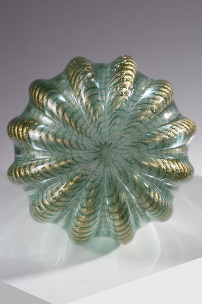 BAROVIER ERCOLE (1889 - 1974) : Vaso in vetro verde della serie Cordonato oro  - Asta Asta 376 | VETRI DI MURANO E DEL XX SECOLO E CERAMICHE - VETRI DI MURANO E FRANCESI, CERAMICHE Virtuale - Associazione Nazionale - Case d'Asta italiane