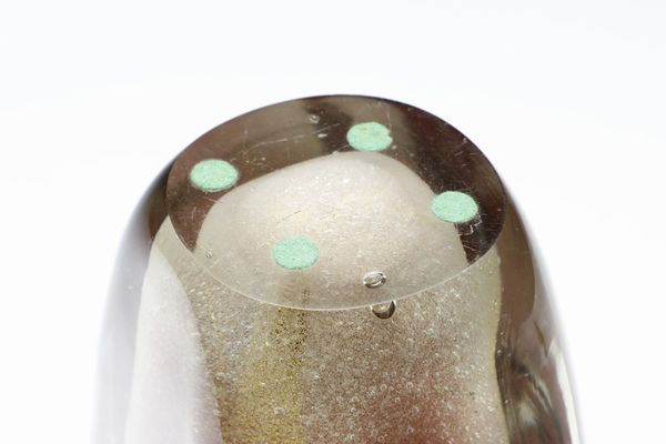 POLI FLAVIO (1900 - 1984) : Vaso rastremato a sezione quadrata sommerso in color rosso e foglia oro per Seguso vetri d�arte  - Asta Asta 376 | VETRI DI MURANO E DEL XX SECOLO E CERAMICHE - VETRI DI MURANO E FRANCESI, CERAMICHE Virtuale - Associazione Nazionale - Case d'Asta italiane