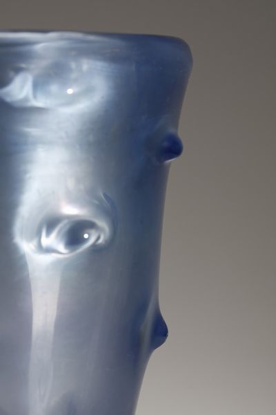 POLI FLAVIO (1900 - 1984) : Vaso in color bluino decorato a rilievi, superoficie irridata per Seguso Vetri d�arte  - Asta Asta 376 | VETRI DI MURANO E DEL XX SECOLO E CERAMICHE - VETRI DI MURANO E FRANCESI, CERAMICHE Virtuale - Associazione Nazionale - Case d'Asta italiane