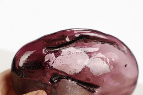 MANIFATTURA MURANESE : Coppia di vasi informali color ametista  - Asta Asta 376 | VETRI DI MURANO E DEL XX SECOLO E CERAMICHE - VETRI DI MURANO E FRANCESI, CERAMICHE Virtuale - Associazione Nazionale - Case d'Asta italiane