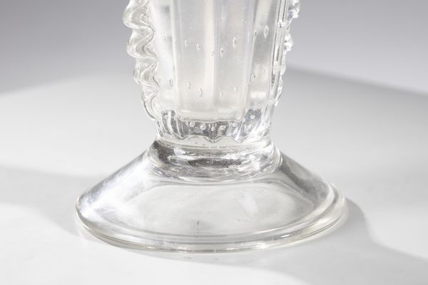 MANIFATTURA MURANESE : Vaso in vetro trasparente sfumato blu  - Asta Asta 376 | VETRI DI MURANO E DEL XX SECOLO E CERAMICHE - VETRI DI MURANO E FRANCESI, CERAMICHE Virtuale - Associazione Nazionale - Case d'Asta italiane