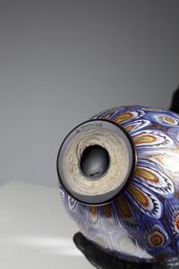 LA MURRINA : Grande vaso in vetro blu decorato a murrine multicolori e impreziosito da foglia oro  - Asta Asta 376 | VETRI DI MURANO E DEL XX SECOLO E CERAMICHE - VETRI DI MURANO E FRANCESI, CERAMICHE Virtuale - Associazione Nazionale - Case d'Asta italiane