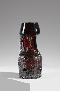 MANIFATTURA NORDICA - Vaso in vetro ametista superficie a rilievi ottenuti a stampo