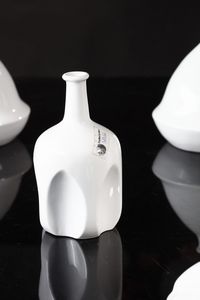 SAN MARCO PORCELLANE : Sei bottiglie  - Asta Asta 376 | VETRI DI MURANO E DEL XX SECOLO E CERAMICHE - VETRI DI MURANO E FRANCESI, CERAMICHE Virtuale - Associazione Nazionale - Case d'Asta italiane