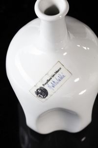 SAN MARCO PORCELLANE : Sei bottiglie  - Asta Asta 376 | VETRI DI MURANO E DEL XX SECOLO E CERAMICHE - VETRI DI MURANO E FRANCESI, CERAMICHE Virtuale - Associazione Nazionale - Case d'Asta italiane