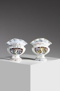 MANIFATTURA ITALIANA - Coppia di vasi