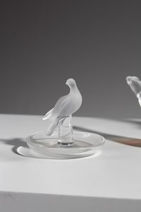 LALIQUE : Gruppo di sei ferma carte raffiguranti animali in vetro bianco opalescente  - Asta Asta 376 | VETRI DI MURANO E DEL XX SECOLO E CERAMICHE - VETRI DI MURANO E FRANCESI, CERAMICHE Virtuale - Associazione Nazionale - Case d'Asta italiane