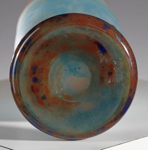 SCHNEIDER : Vaso della serie Papillons in vetro doppio, nei toni del bianco e turchese, fusioni di smalto rosso-arancio. Decoro con farfalle incise  - Asta Asta 376 | VETRI DI MURANO E DEL XX SECOLO E CERAMICHE - VETRI DI MURANO E FRANCESI, CERAMICHE Virtuale - Associazione Nazionale - Case d'Asta italiane