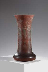 MANIFATTURA FRANCESE - Vaso in vetro, decorato con paesaggio lacustre nei toni del rosso