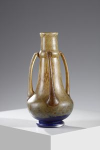 DAUM - Vaso triansato in vetro marmorizzato nei toni del giallo, marrone e blu