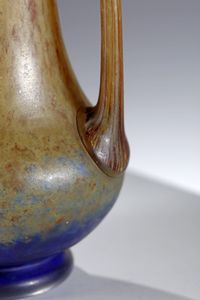DAUM : Vaso triansato in vetro marmorizzato nei toni del giallo, marrone e blu  - Asta Asta 376 | VETRI DI MURANO E DEL XX SECOLO E CERAMICHE - VETRI DI MURANO E FRANCESI, CERAMICHE Virtuale - Associazione Nazionale - Case d'Asta italiane