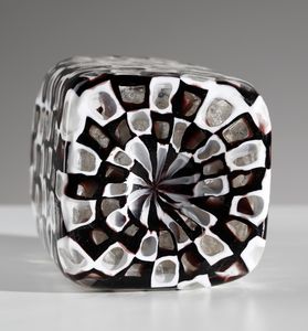 SCARPA AFRA (1937 -2011) & TOBIA (n. 1935) : Vaso della serie Occhi  - Asta Asta 376 | VETRI DI MURANO E DEL XX SECOLO E CERAMICHE - VETRI DI MURANO E FRANCESI, CERAMICHE Virtuale - Associazione Nazionale - Case d'Asta italiane