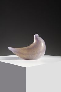 BAROVIER & TOSO : Colomba in vetro ametista decorato con foglia oro  - Asta Asta 376 | VETRI DI MURANO E DEL XX SECOLO E CERAMICHE - VETRI DI MURANO E FRANCESI, CERAMICHE Virtuale - Associazione Nazionale - Case d'Asta italiane