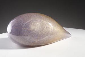 BAROVIER & TOSO : Colomba in vetro ametista decorato con foglia oro  - Asta Asta 376 | VETRI DI MURANO E DEL XX SECOLO E CERAMICHE - VETRI DI MURANO E FRANCESI, CERAMICHE Virtuale - Associazione Nazionale - Case d'Asta italiane