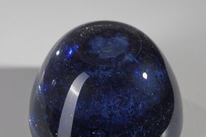 BAROVIER ERCOLE (1889 - 1974) : Centrotavola in vetro con inclusioni blu della serie zaffiro  - Asta Asta 376 | VETRI DI MURANO E DEL XX SECOLO E CERAMICHE - VETRI DI MURANO E FRANCESI, CERAMICHE Virtuale - Associazione Nazionale - Case d'Asta italiane