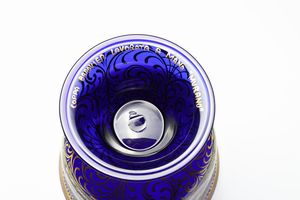 MANIFATTURA MURANESE : Coppa in vetro blu decorato a smalti  policromi.  - Asta Asta 376 | VETRI DI MURANO E DEL XX SECOLO E CERAMICHE - VETRI DI MURANO E FRANCESI, CERAMICHE Virtuale - Associazione Nazionale - Case d'Asta italiane