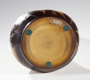 GALL� : Vaso in vetro doppio, con decoro di foglie nei toni del bruno, finemente inciso ad acido su fondo bruno terra di Siena  - Asta Asta 376 | VETRI DI MURANO E DEL XX SECOLO E CERAMICHE - VETRI DI MURANO E FRANCESI, CERAMICHE Virtuale - Associazione Nazionale - Case d'Asta italiane