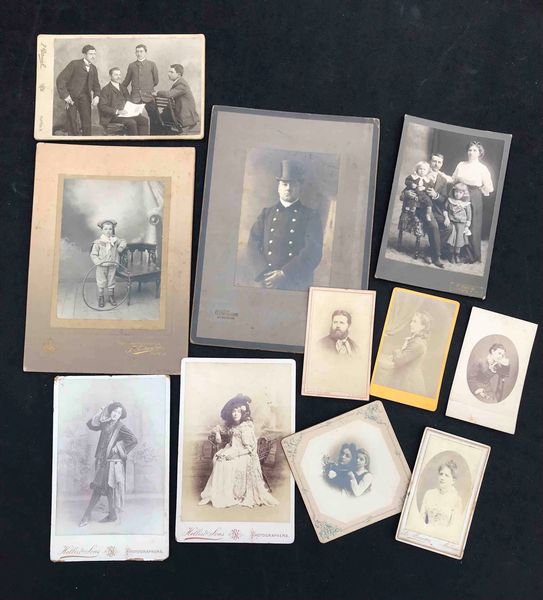 Hellis & Sons e altri fotografi. Lotto di 11 foto d�epoca  - Asta Oltre 300 lotti ad offerta libera - Associazione Nazionale - Case d'Asta italiane