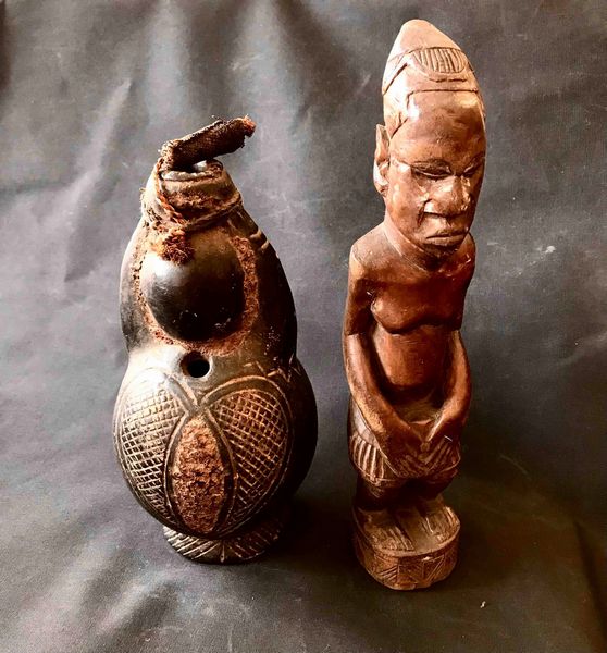 Due oggetti africani  - Asta Oltre 300 lotti ad offerta libera - Associazione Nazionale - Case d'Asta italiane