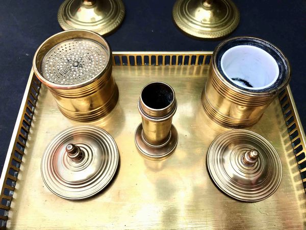 Bel servizio da scrivania. Inizio XIX secolo  - Asta Oltre 300 lotti ad offerta libera - Associazione Nazionale - Case d'Asta italiane