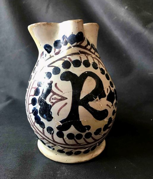 Boccale in maiolica. Viterbo XV secolo  - Asta Oltre 300 lotti ad offerta libera - Associazione Nazionale - Case d'Asta italiane