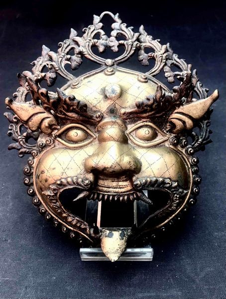 Vecchia maschera di Yama in bronzo. Tibet  - Asta Oltre 300 lotti ad offerta libera - Associazione Nazionale - Case d'Asta italiane