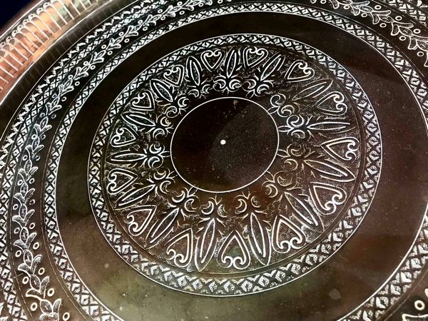 Vassoio in ottone inciso  - Asta Oltre 300 lotti ad offerta libera - Associazione Nazionale - Case d'Asta italiane