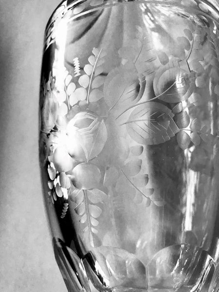 Bella bottiglia in cristallo molato. XX secolo  - Asta Oltre 300 lotti ad offerta libera - Associazione Nazionale - Case d'Asta italiane