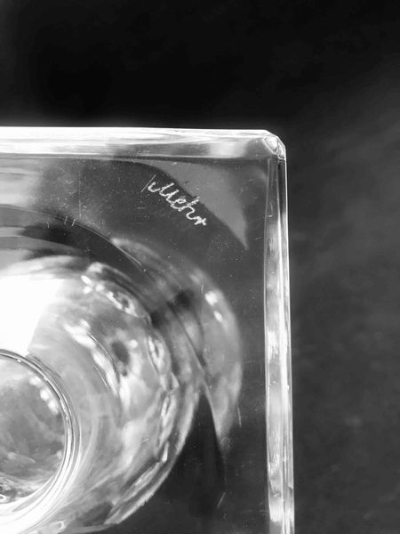 Bella bottiglia in cristallo molato. XX secolo  - Asta Oltre 300 lotti ad offerta libera - Associazione Nazionale - Case d'Asta italiane