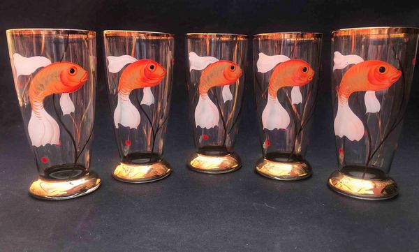 Cinque bicchieri dipinti a mano. Anni'50  - Asta Oltre 300 lotti ad offerta libera - Associazione Nazionale - Case d'Asta italiane