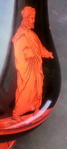 Bella brocca in porcellana dipinta e dorata. XIX secolo, Napoli (?)  - Asta Oltre 300 lotti ad offerta libera - Associazione Nazionale - Case d'Asta italiane