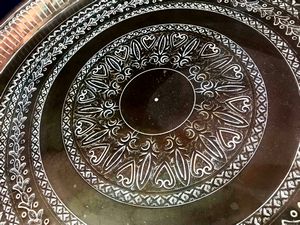 Vassoio in ottone inciso  - Asta Oltre 300 lotti ad offerta libera - Associazione Nazionale - Case d'Asta italiane