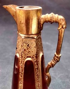 Due bottigliette in cristallo molato e dorato. Vienna o Boemia  - Asta Oltre 300 lotti ad offerta libera - Associazione Nazionale - Case d'Asta italiane