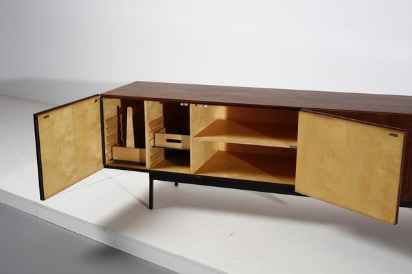 WAECKERLIN DIETER  (n. 1930) : Credenza per Idealheim  - Asta Asta 378 | DESIGN E ARTI DECORATIVE DEL NOVECENTO - DESIGN Online - Associazione Nazionale - Case d'Asta italiane