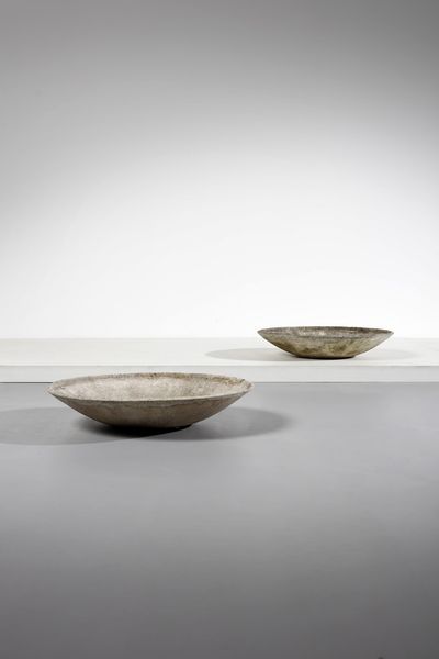 GUHL WILLY (n. 2004) : attribuito. Coppia di grandi ciotole da giardino  - Asta Asta 378 | DESIGN E ARTI DECORATIVE DEL NOVECENTO - DESIGN Online - Associazione Nazionale - Case d'Asta italiane