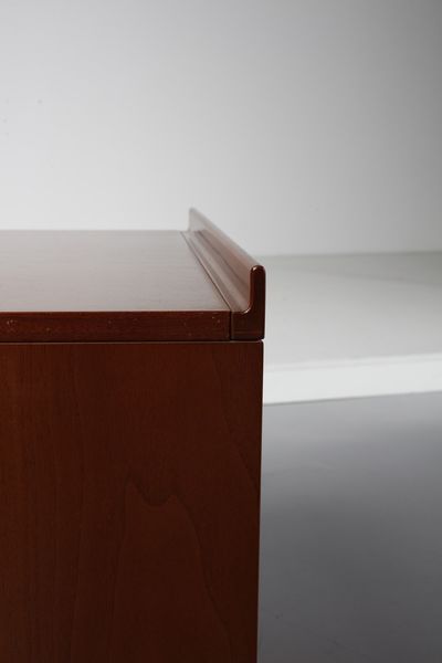 AGNOLI TITO (1931 - 2012) : Coppia di comodini Fiorenza per Molteni  - Asta Asta 378 | DESIGN E ARTI DECORATIVE DEL NOVECENTO - DESIGN Online - Associazione Nazionale - Case d'Asta italiane