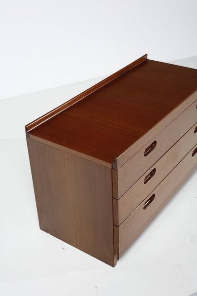 AGNOLI TITO (1931 - 2012) : Cassettiera Fiorenza per Molteni  - Asta Asta 378 | DESIGN E ARTI DECORATIVE DEL NOVECENTO - DESIGN Online - Associazione Nazionale - Case d'Asta italiane